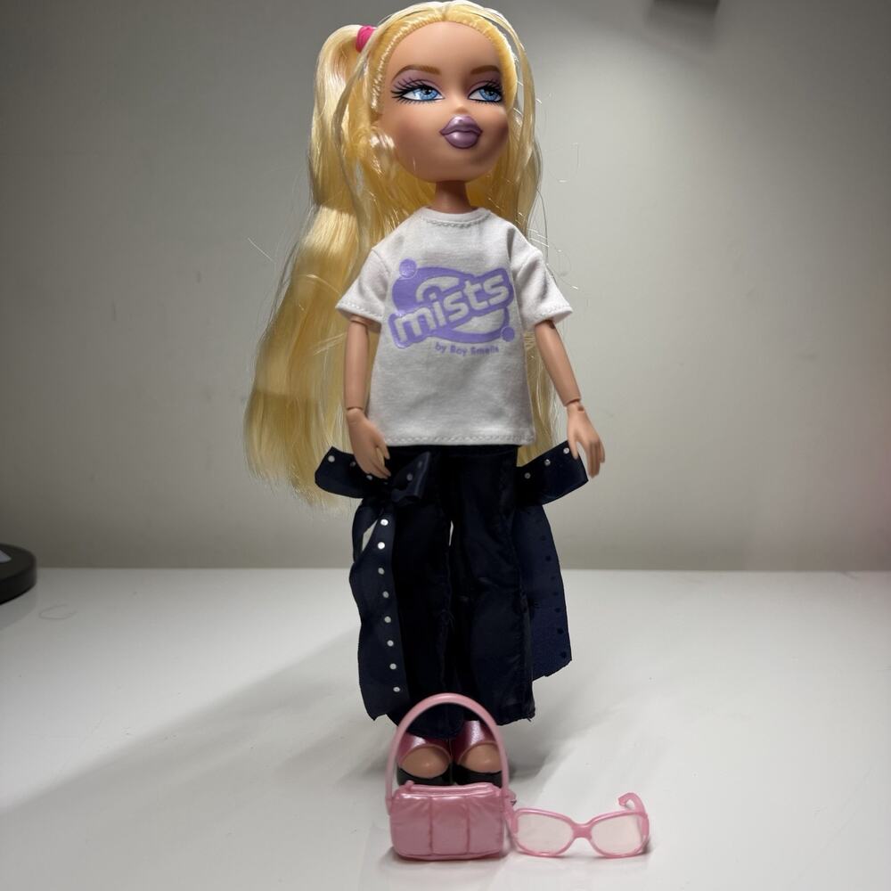 Bratz #Snowkissed Cloe Doll Snowflake Eyes - Rare Mists x Boy Smells Promo Shirt